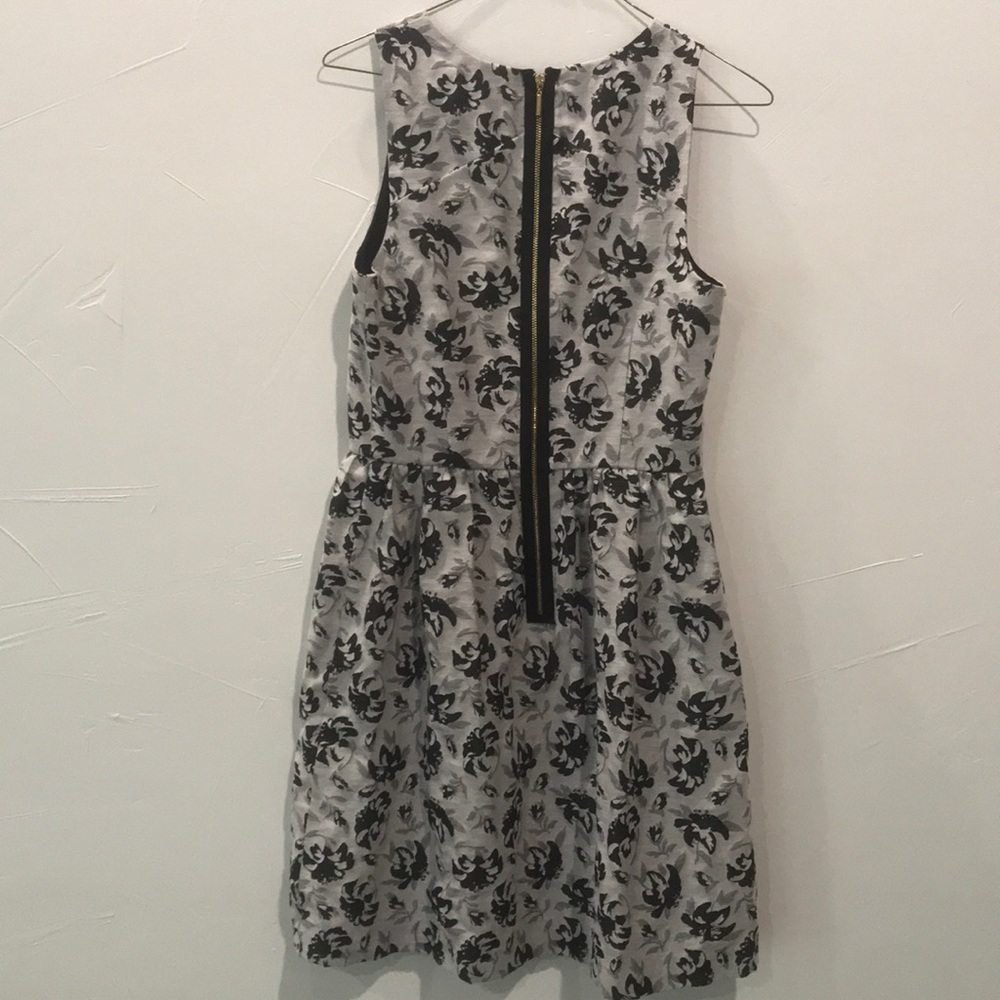 Kensie gray & black flower dress - Picture 2 of 5